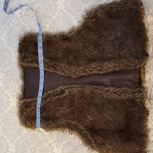 Faux Fur Cropped Vest - Picture 6 of 8